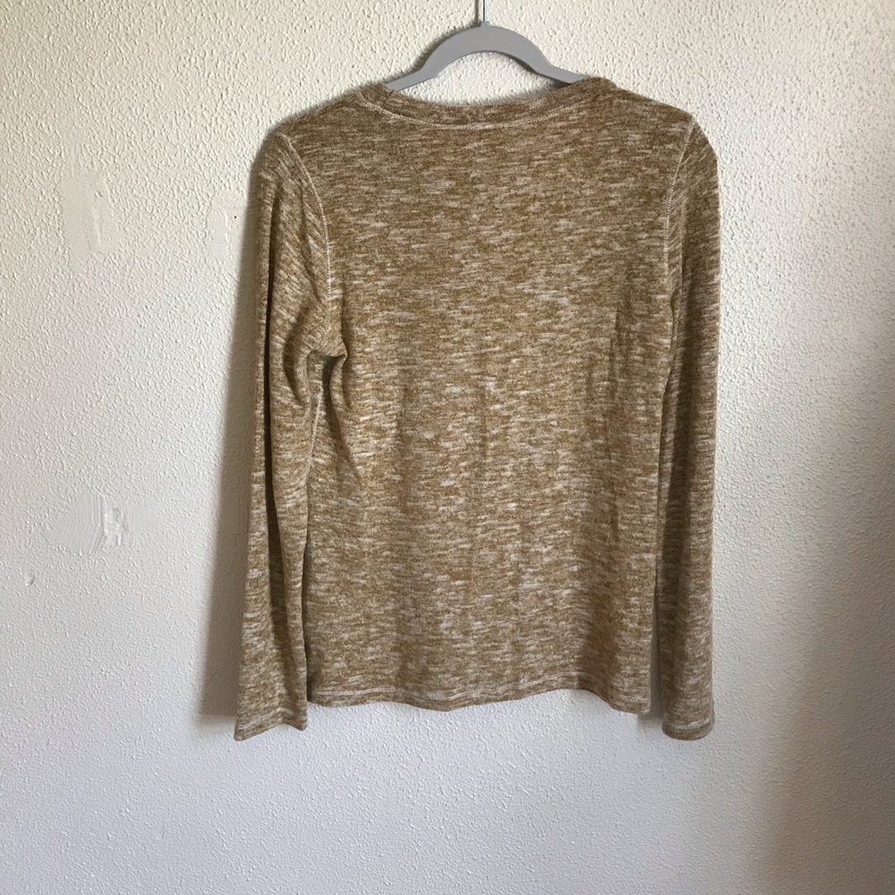 🦋 Universal thread knit top - Picture 3 of 4